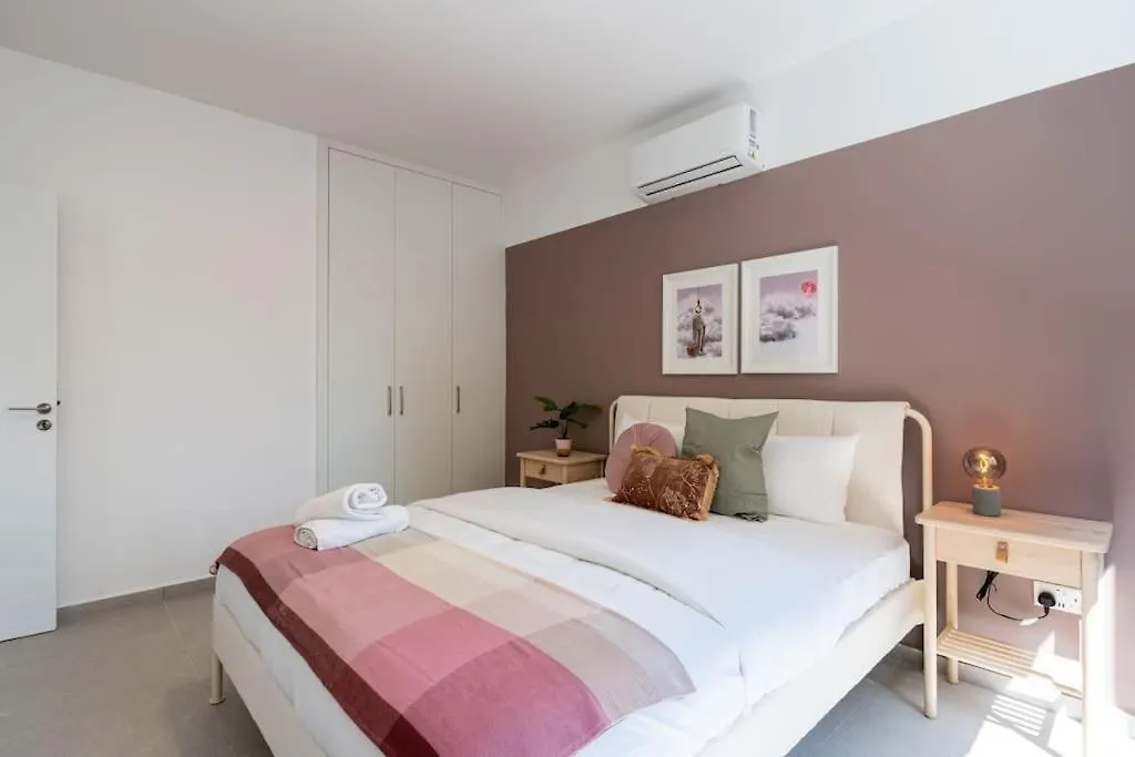 Cloudwalk 1- Bedroom Apartment In Larnaca