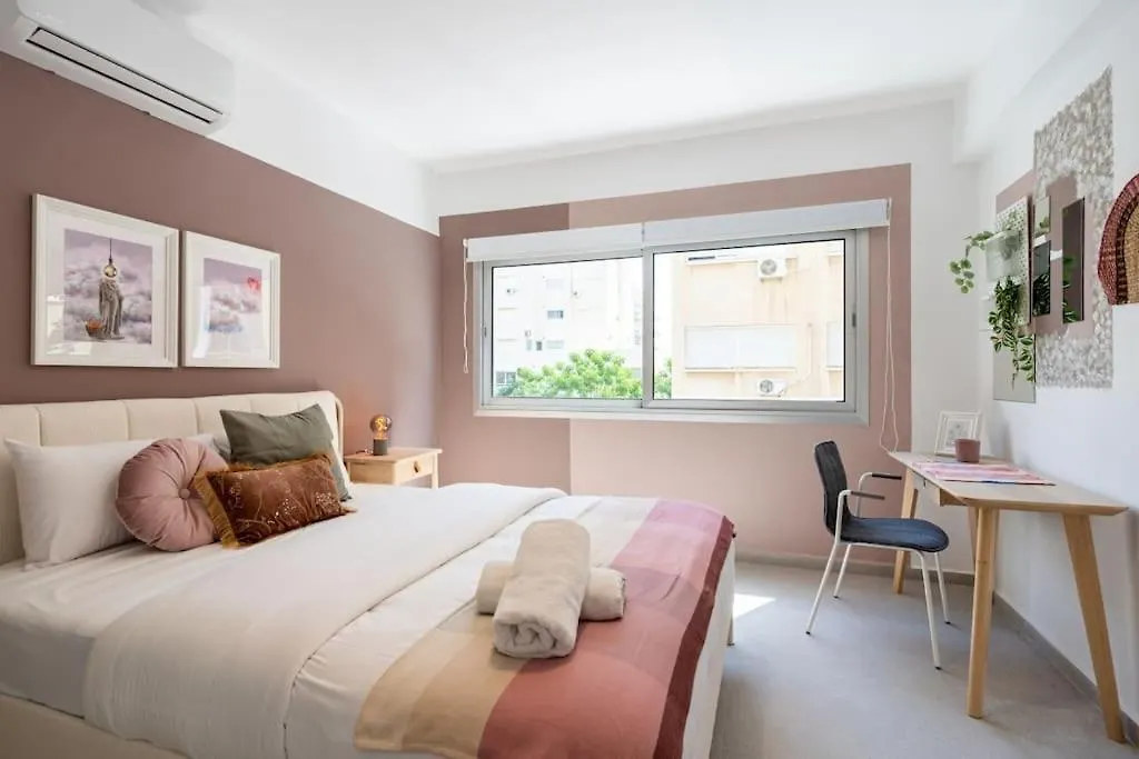 Cloudwalk 1- Bedroom Apartment In Larnaca